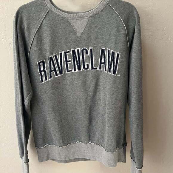 Universal Parks & Resorts Tops - Universal Studios Harry Potter Ravenclaw Crewneck Sweatshirt